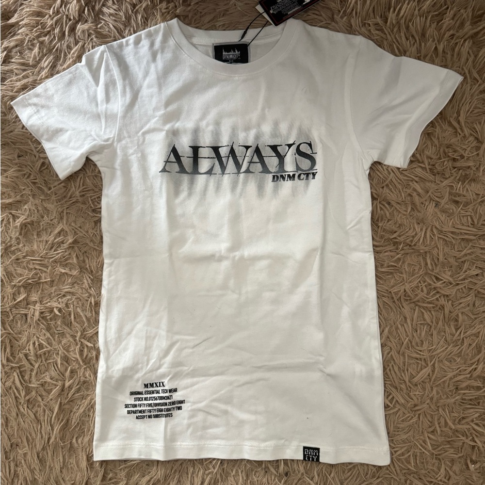 White Graphic Tee Boys size 8/9